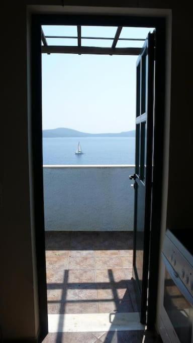 Villa With Breathtaking Views And Private Beach Agios Dimitrios  Exterior foto
